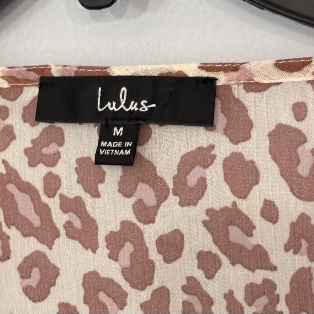 Lulu’s | Women’s Ivory Brown Sheer Blush Animal Print Long Sleeve Blouse Size M - Picture 12 of 16